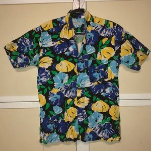 #1232 Vintage Marc Daniels Lg 16-16.5 Hawaiian floral button down shirt